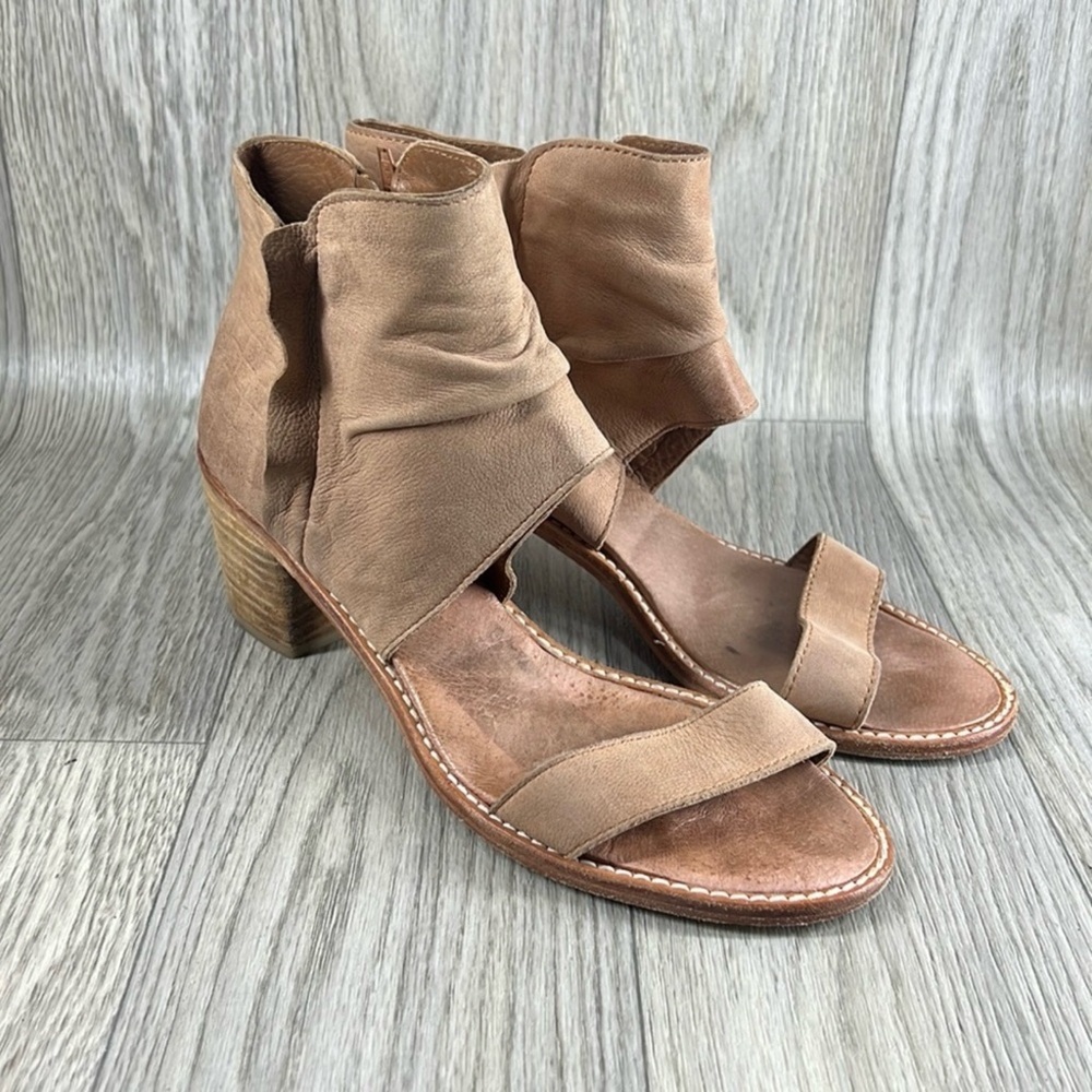 Diba True Tan Leather Sandals